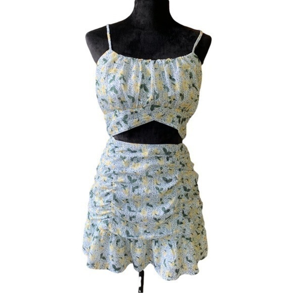 Storia Floral Ruffles 2 Piece Summer Set Mini Crop - Picture 1 of 9